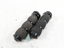 Load image into Gallery viewer, 2013 Harley Touring FLHX Street Glide Avon Air Cushion Grip Set AIR-90-ANO-FLY | Mototech271