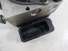 Load image into Gallery viewer, 2014 Harley Touring FLHX Street Glide Bosch Abs Brake Pump Module 41100013A