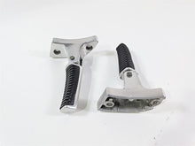 Load image into Gallery viewer, 2006 Suzuki C90 VL1500T Boulevard Rear Passenger Footpeg Set 43811-10F10