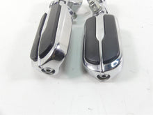 Load image into Gallery viewer, 2009 Harley FLHTCU SE4 CVO E-Glide Oem Highway Footpeg Foot Peg Set 50988-02A | Mototech271