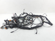 Load image into Gallery viewer, 2005 Harley Touring CVO FLHTCSE Electra Glide Wiring Harness Loom 70985-04 | Mototech271