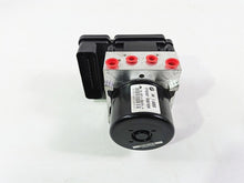 Load image into Gallery viewer, 2010 BMW R1200RT K26 Abs Brake Pump Unit Module 34517715109 7715107 | Mototech271