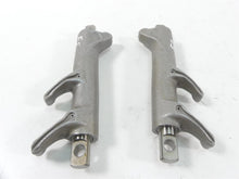 Load image into Gallery viewer, 2018 Harley FLHC Softail Heritage Front Cylinderhead Rocker Arms M8 17300053