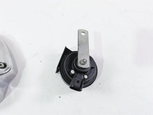 Load image into Gallery viewer, 2017 Indian Chieftain Limited Horn With Chrome Cover 5632900