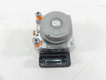 Load image into Gallery viewer, 2017 BMW R1200RT K52 Abs Brake Pump Module 34518566956 | Mototech271