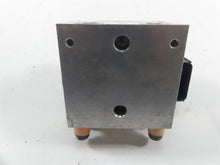 Load image into Gallery viewer, 2013 Harley Touring FLHTK Electra Glide Abs Brake Pump Unit Module 40601-08A | Mototech271