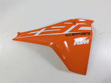 Load image into Gallery viewer, 2018 KTM 1290 Super Adv S Right Tank Fairing Cover Set 60708051000