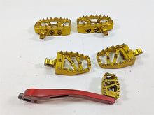 Load image into Gallery viewer, 2009 Harley FXDC Dyna Super Glide Custom Crossthread Gold Footpegs DP-001-UP-008 | Mototech271