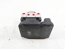 Load image into Gallery viewer, 2007 BMW R1200RT K26 I Abs Gen 2 Brake Pump Module Master Rebuild 34517715109 | Mototech271