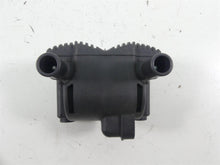 Load image into Gallery viewer, 2005 Harley Touring CVO FLHTCSE Electra Glide Delphi Ignition Coil 31696-07A