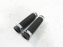 Load image into Gallery viewer, 2010 Harley Touring FLHTCU Electra Glide Nice Avon Hand Grip Set CC-85-CH-FLY | Mototech271