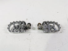 Load image into Gallery viewer, 2015 Harley FXDL Dyna Low Rider FLO Grip Stunt Footpeg Rest Set FP-800V2 | Mototech271