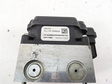 Load image into Gallery viewer, 2008 Harley FLHTCU Electra Glide Abs Brake Pump Unit Module 40688-08 40601-08 | Mototech271