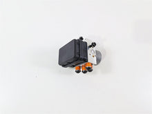 Load image into Gallery viewer, 2025 Yamaha YZF R7 Abs Brake Pump Control Module 2K BEB-85930-07-00 BEB-85930-03