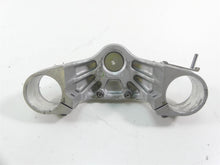 Load image into Gallery viewer, 2001 BMW R1150 GS R21 Lower Triple Tree Steering Clamp 31422338223 | Mototech271
