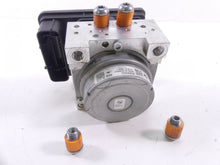 Load image into Gallery viewer, 2017 BMW R1200RT RTW K52 Abs Brake Pump Module 34518566956