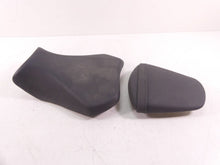Load image into Gallery viewer, 2018 Suzuki GSXR750 Driver Rider Passanger Saddle Seat Set 45100-14J10-DW2