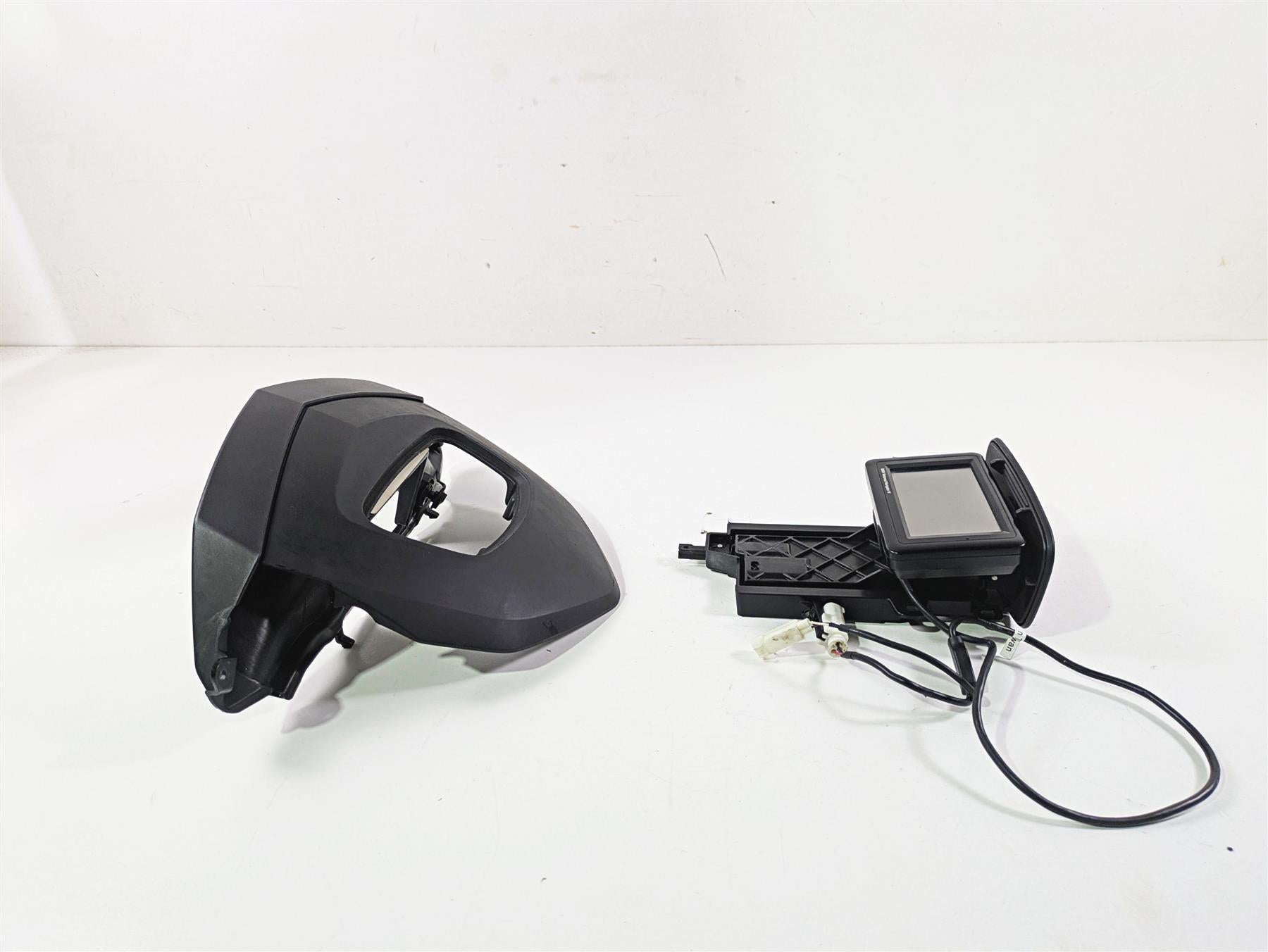 2014 BMW K1600 GTL K48 Gps Navigator IV 4 Set + Mount & Cover 46637724088 {{ shop.shopifyCountryName }} - Mototech271