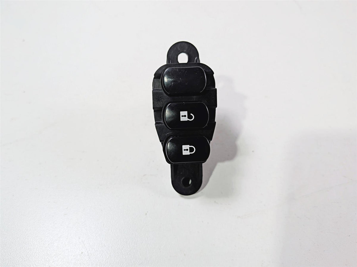 2015 Harley Touring FLTRUSE CVO Road Glide Power Lock Switch Button 71400033-Mototech271