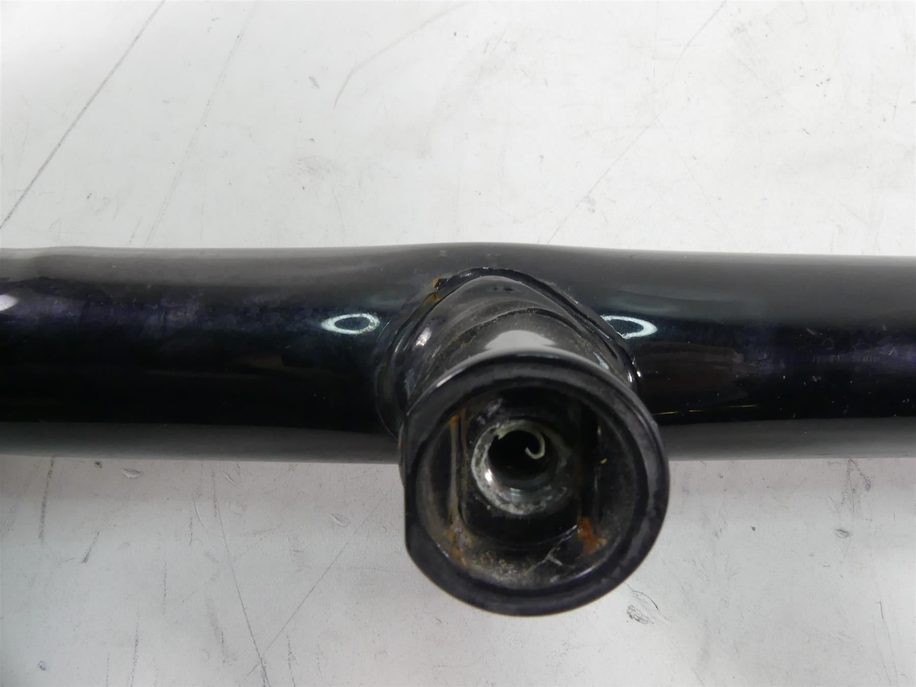 Used black motorcycle handlebar with central mounting clamp visible, available at Mototech271