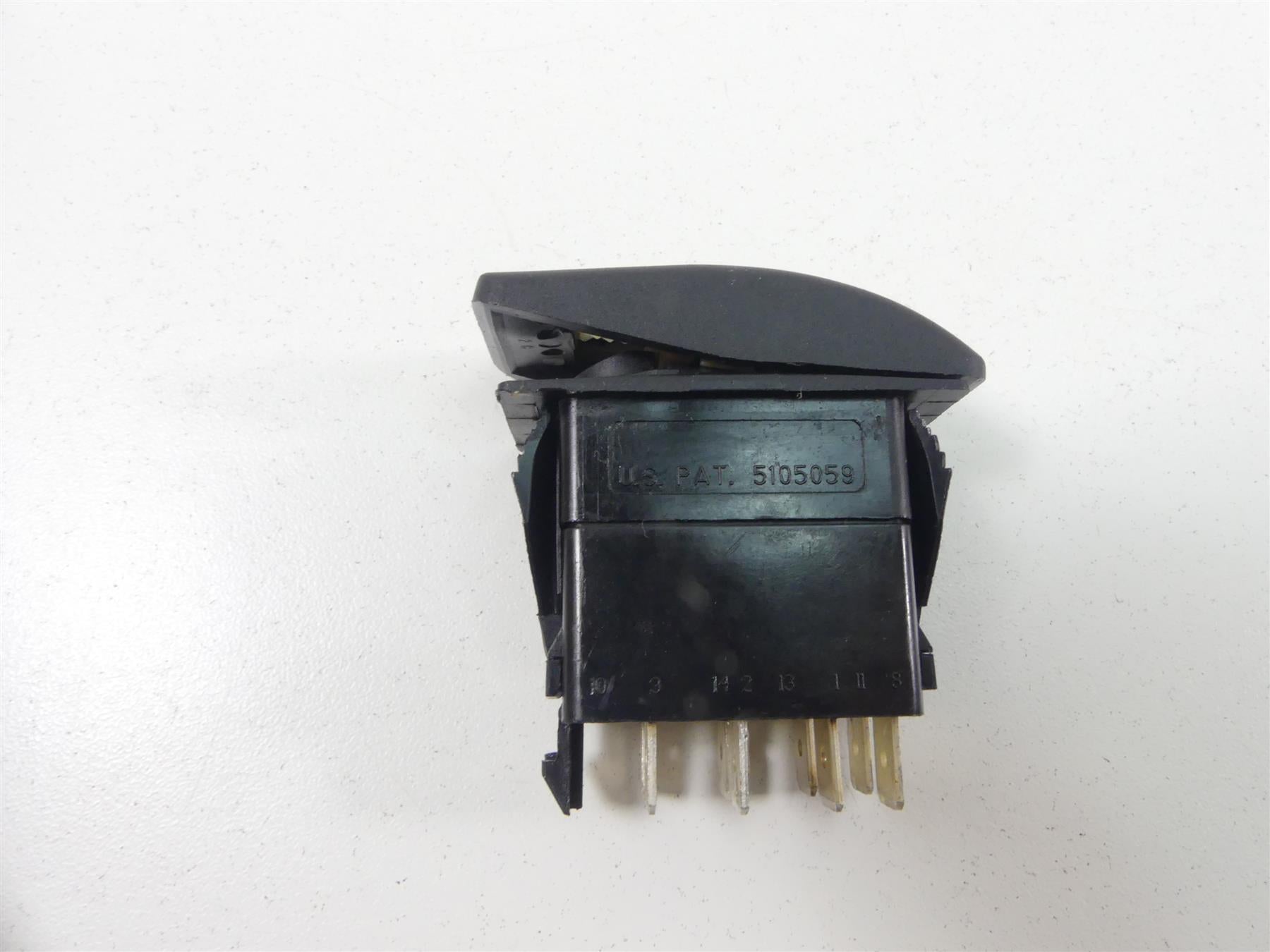 2018 Can Am Maverick X3 XMR Turbo R Light Diff Lock DPS Switch Set 6621025B2 {{ shop.shopifyCountryName }} - Mototech271