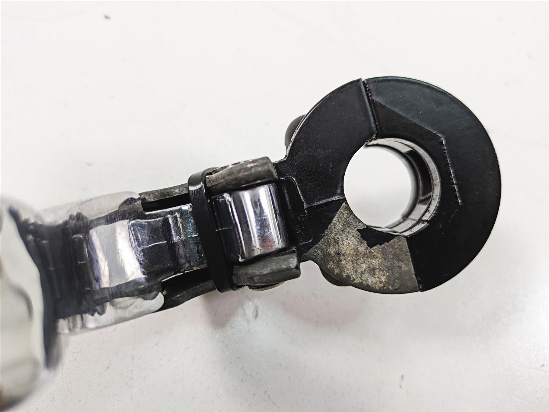 2005 Harley Touring FLHTCUI Electra Glide Clutch Perch & Lever 38649-98 {{ shop.shopifyCountryName }} - Mototech271