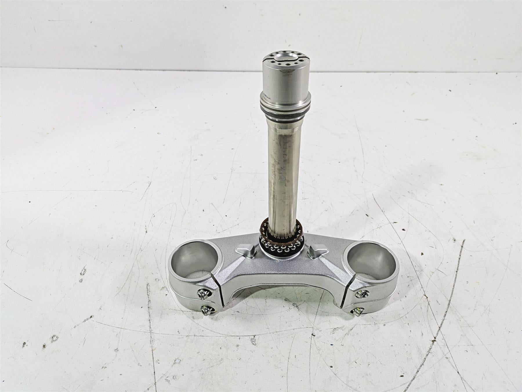 2022 MV Agusta F3 800 Rosso Lower Triple Tree Steering Clamp 8000B5700 {{ shop.shopifyCountryName }} - Mototech271