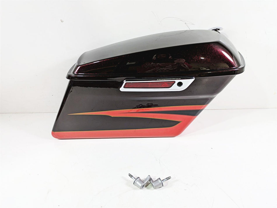 2017 Harley Touring FLHTKSE CVO E-Glide Right Saddlebag Black Garnet 90200412 {{ shop.shopifyCountryName }} - Mototech271