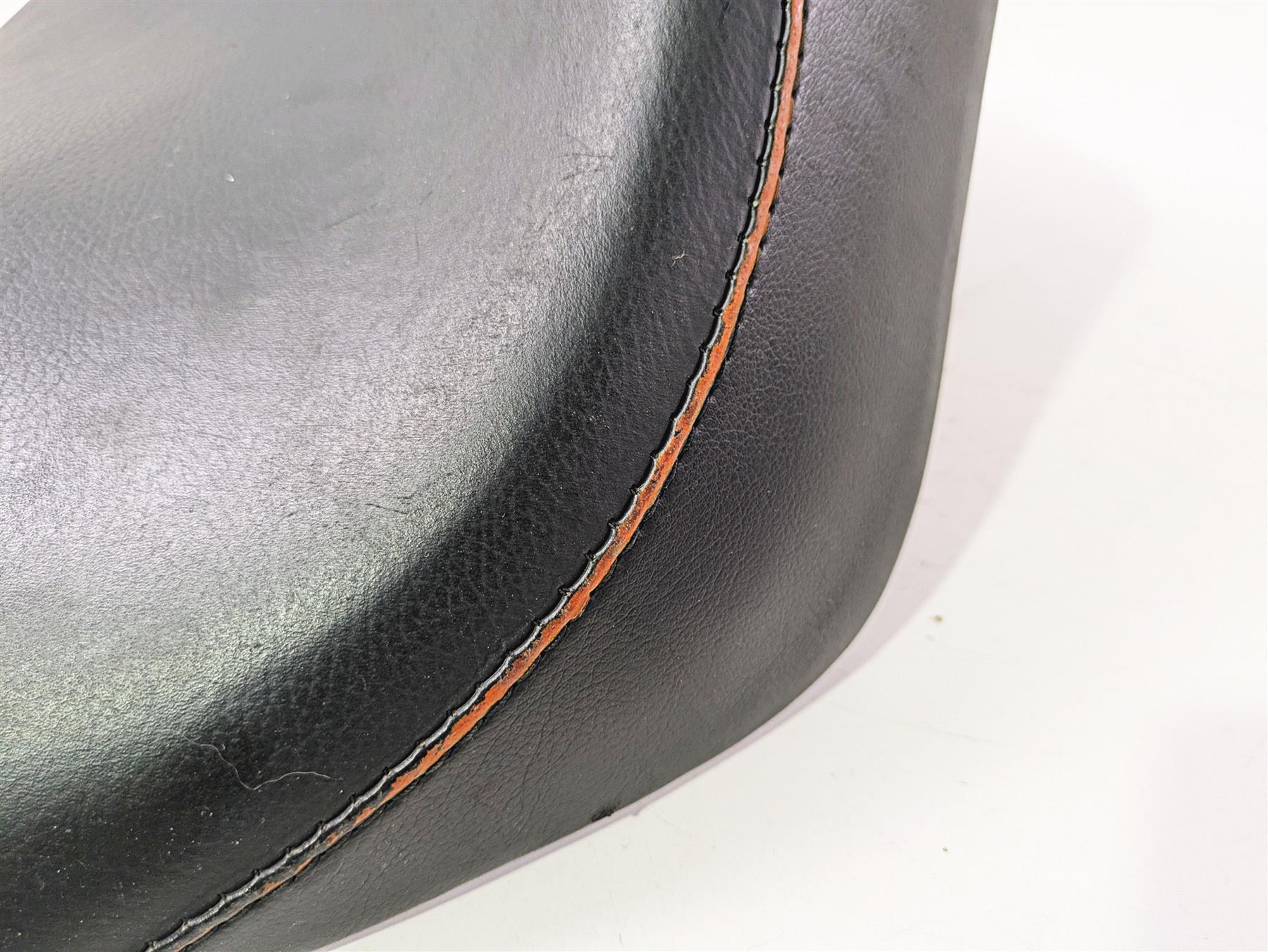 2014 Harley FLS Softail Slim Danny Gray Buttcrack Solo Driver Rider Seat 21-303 {{ shop.shopifyCountryName }} - Mototech271