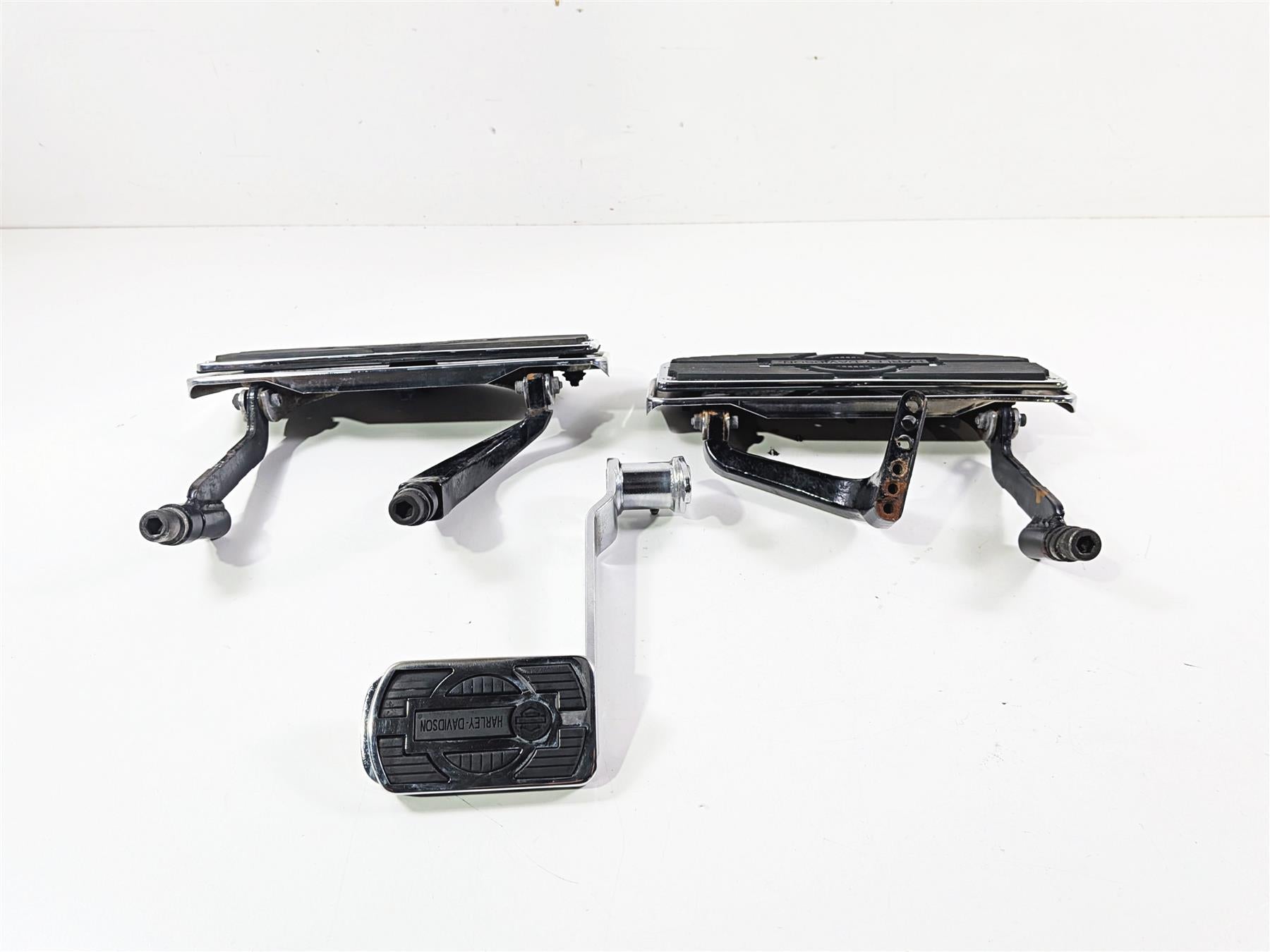 2000 Harley Touring FLHRCI Road King Front Rider Floor Board Set 50622-83C {{ shop.shopifyCountryName }} - Mototech271