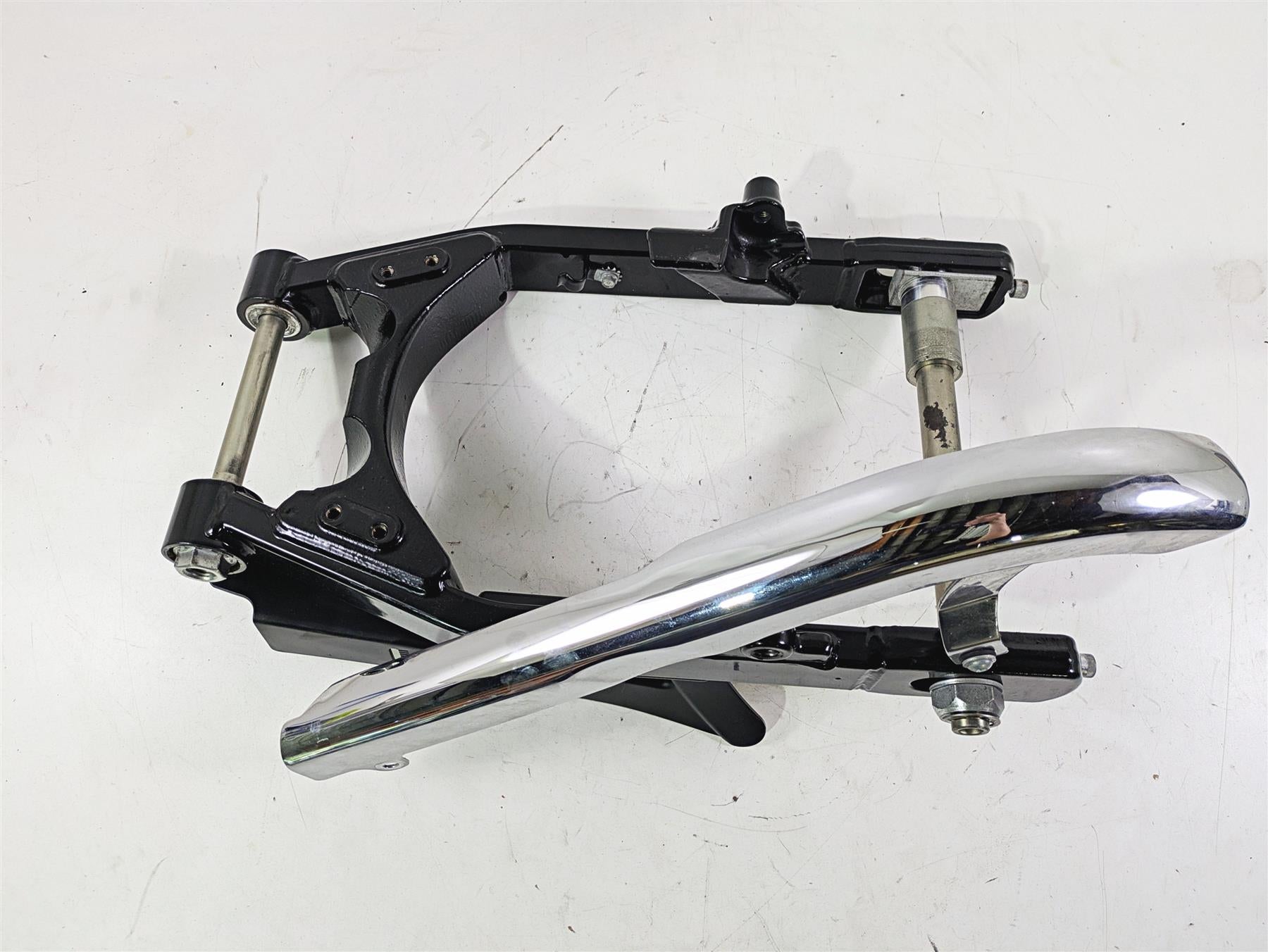 2015 Harley FXDL Dyna Low Rider Rear Swingarm & Belt Guards 47820-10 {{ shop.shopifyCountryName }} - Mototech271