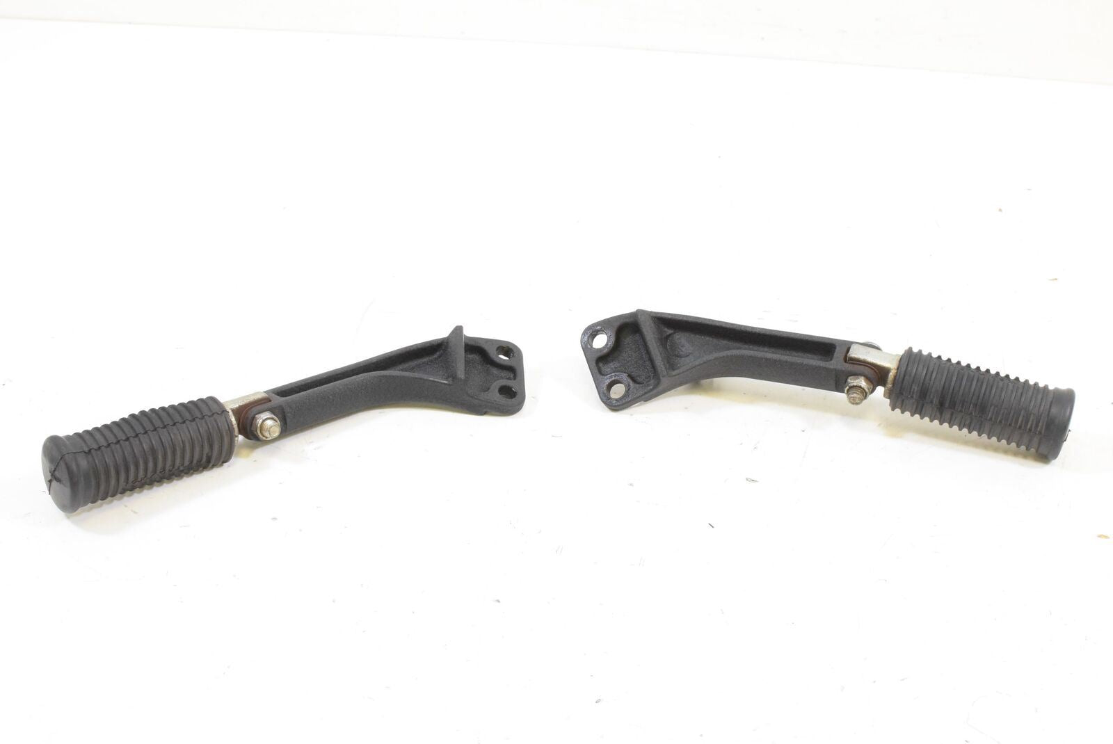 2014 Harley FLD Dyna Switchback 103 Passenger Footpeg Set 49224-06A {{ shop.shopifyCountryName }} - Mototech271