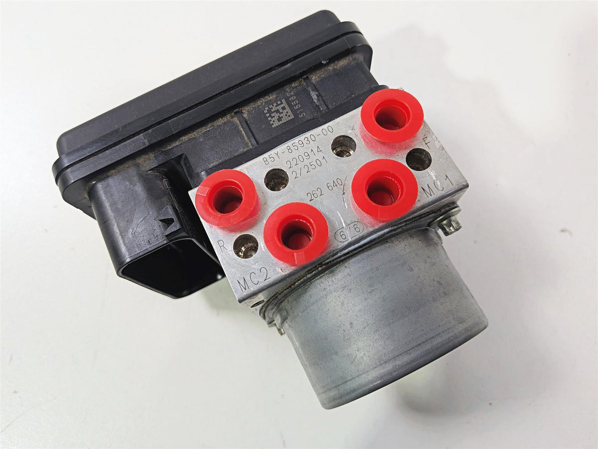 2023 Yamaha MT10 MTN1000 Abs Brake Pump Unit Module B5Y-85930-00 {{ shop.shopifyCountryName }} - Mototech271