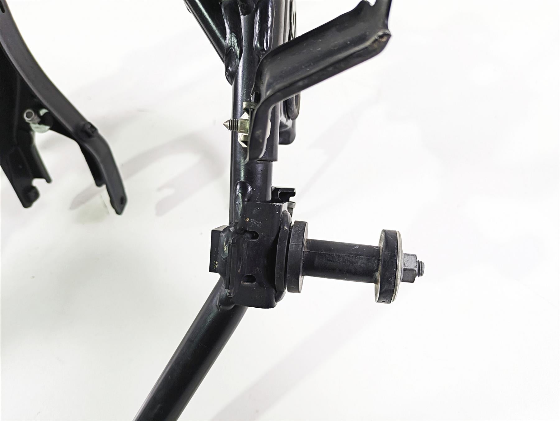 2006 BMW R1200GS K255 Adv Front Subframe Sub Frame 46637701558 {{ shop.shopifyCountryName }} - Mototech271