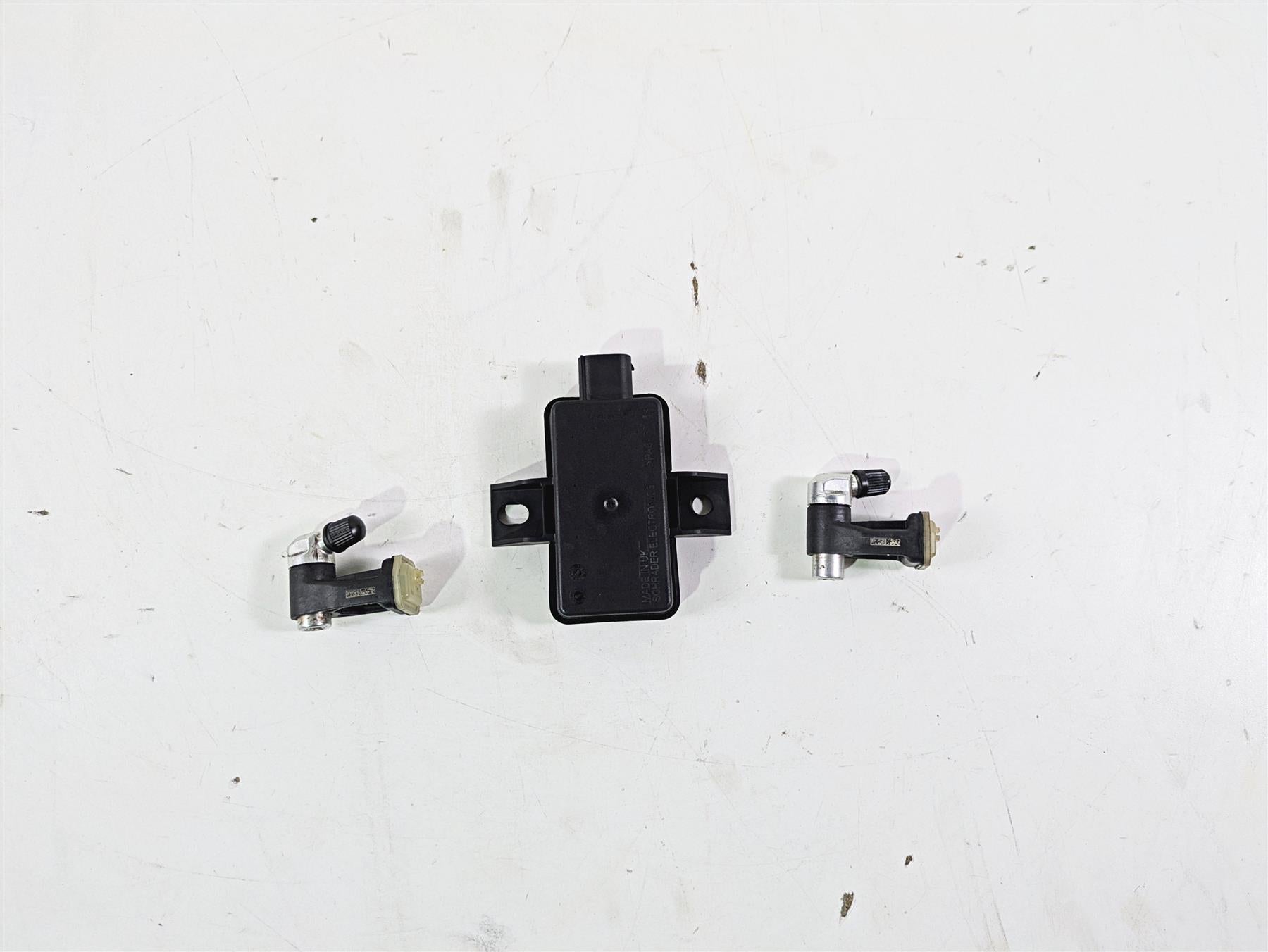 2018 KTM 1290 Super Adv S Tire Pressure Module & Sensor Set 60312032000 {{ shop.shopifyCountryName }} - Mototech271