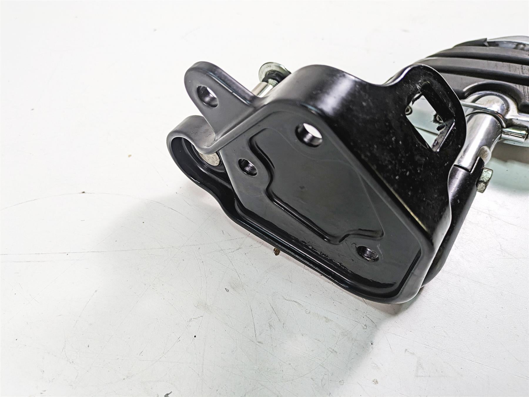 2000 Harley FXSTS Softail Springer Front Rear Footpeg & Shifter Set 33683-00 {{ shop.shopifyCountryName }} - Mototech271