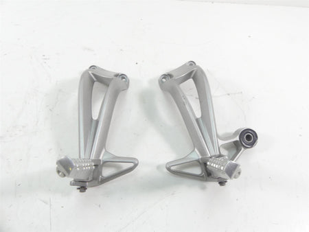 2007 Yamaha FZ1 Fazer Rear Passenger Footpeg Foot Peg Set 2D1-2742L-00-00 {{ shop.shopifyCountryName }} - Mototech271
