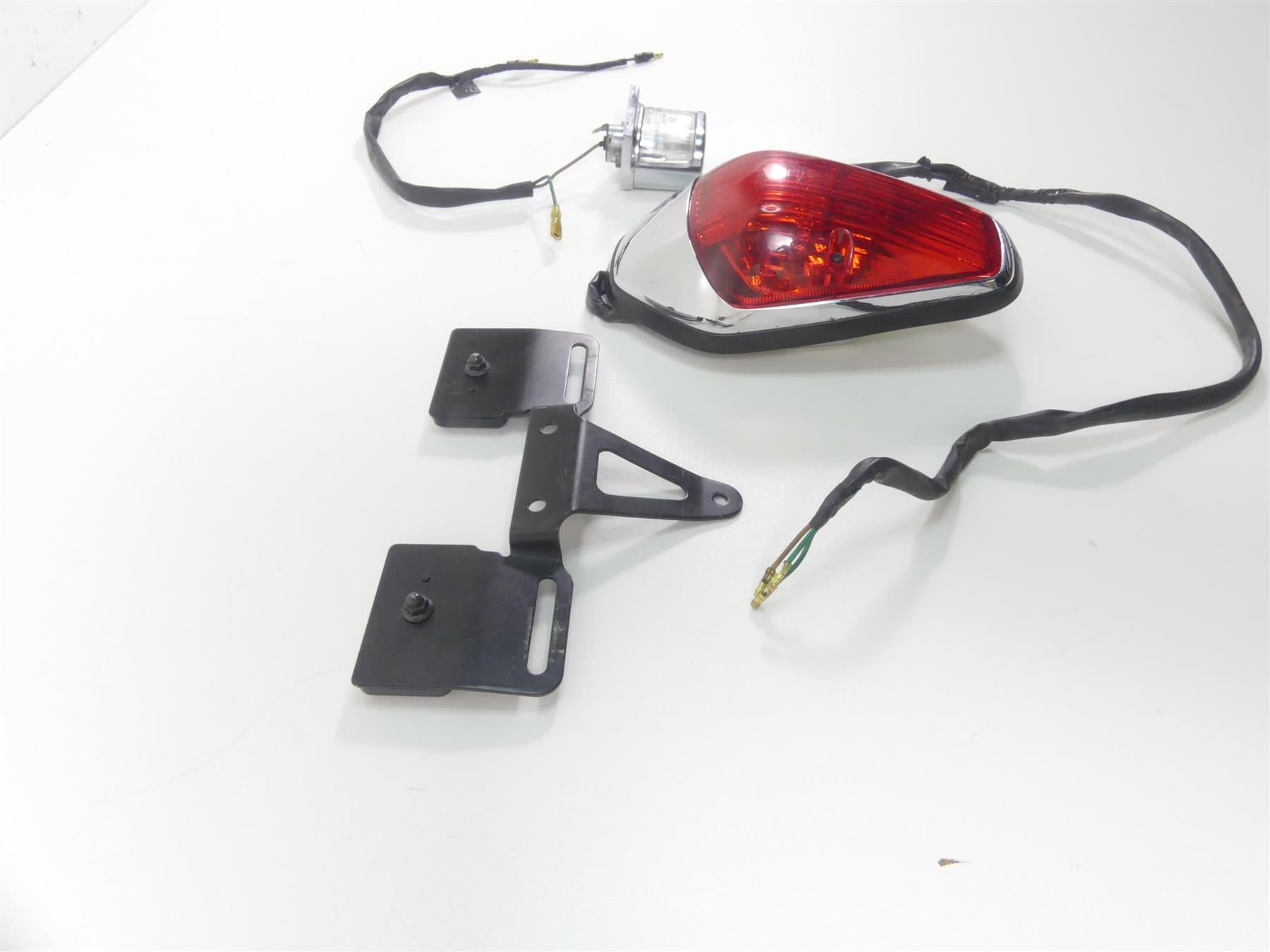 2006 Honda VTX1800 C2 Taillight Tail Light + License Plate Holder 33701-MCH-673 {{ shop.shopifyCountryName }} - Mototech271