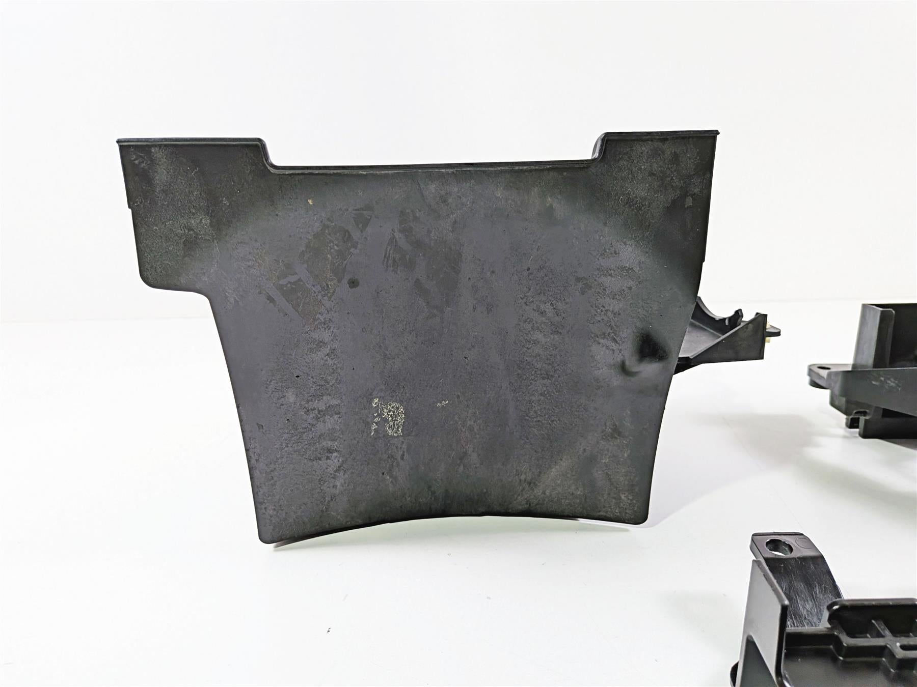 2018 Harley FLHTCU Touring Electra Glide Battery Tray & Ecm Holder 66000010A-Mototech271
