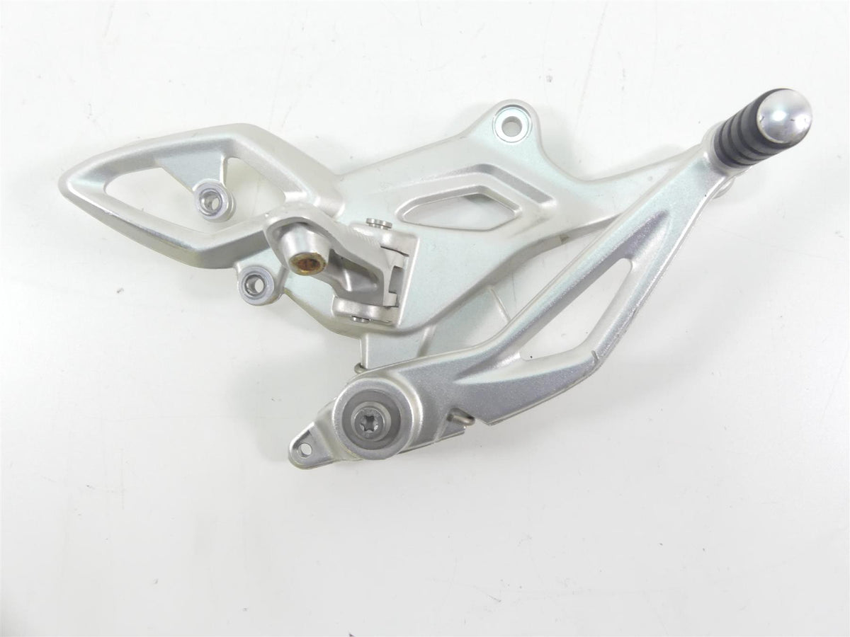 2017 BMW RnineT Racer K32 Right Front Footpeg Foot Peg & Brake Pedal 46718558798 {{ shop.shopifyCountryName }} - Mototech271