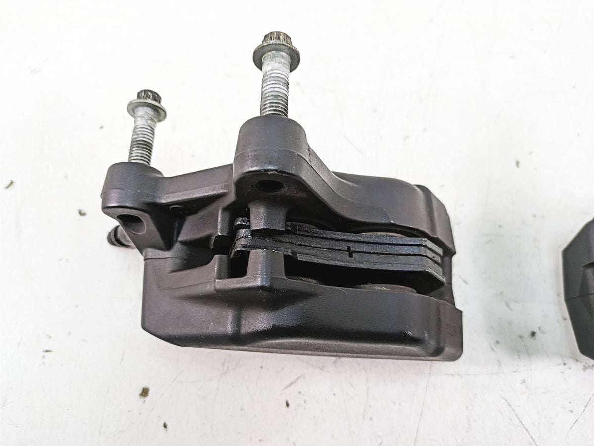 2008 Harley FLHTCU Electra Glide Front Brake Caliper Set 43027-08 44023-08 {{ shop.shopifyCountryName }} - Mototech271