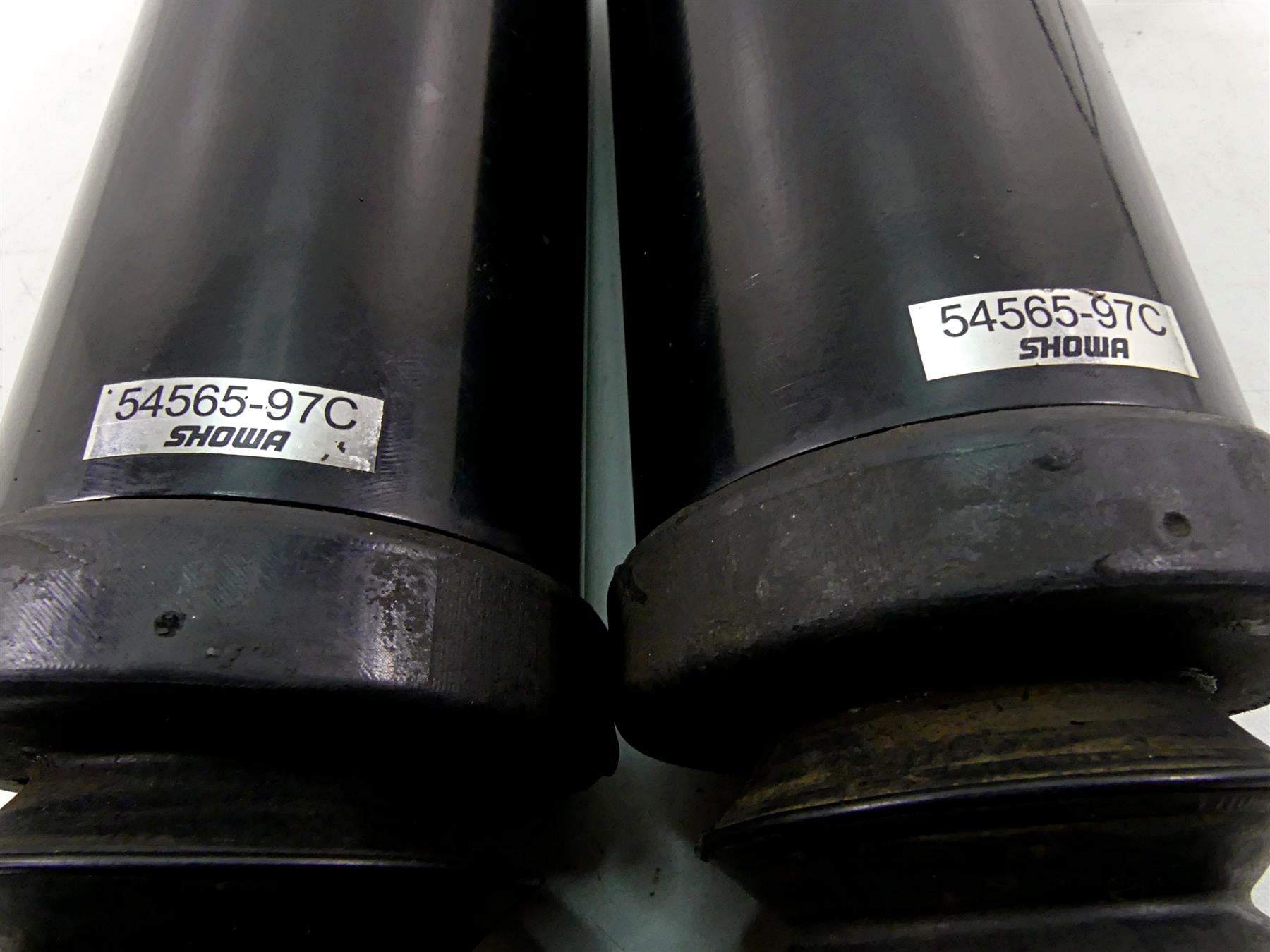 2004 Harley Touring FLHTCUI Electra Glide Rear 13" Shock Damper Set 54565-97C {{ shop.shopifyCountryName }} - Mototech271