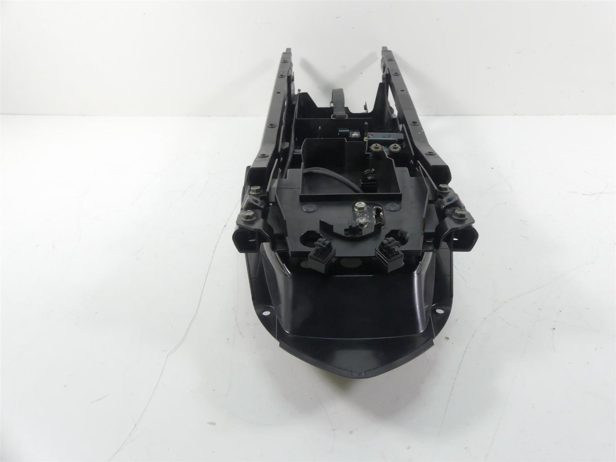 2007 Yamaha FZ1 Fazer Rear Sub Frame Subframe & Inner Fender 2D1-21190-01-P0 {{ shop.shopifyCountryName }} - Mototech271