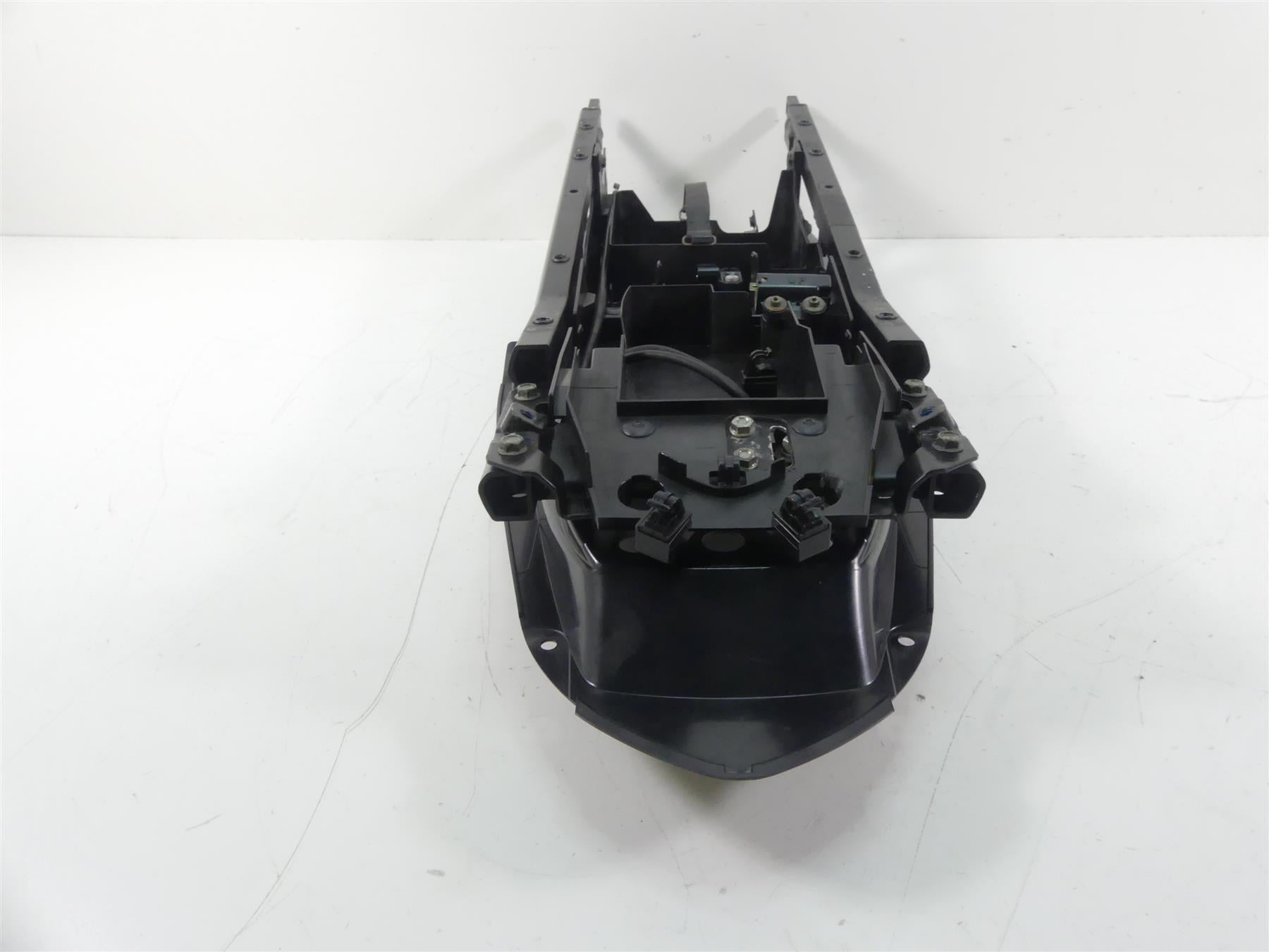 2007 Yamaha FZ1 Fazer Rear Sub Frame Subframe & Inner Fender 2D1-21190-01-P0 {{ shop.shopifyCountryName }} - Mototech271