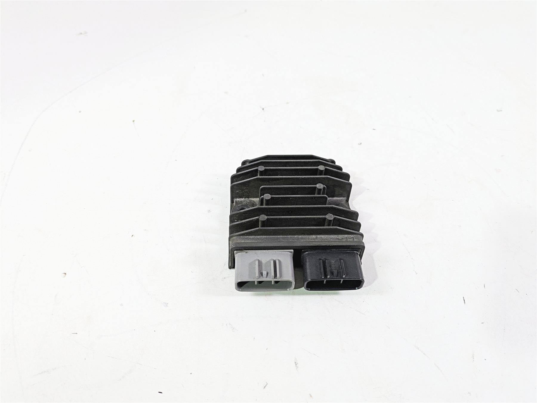 2016 Ducati Monster 1200 S Rectifier Voltage Regulator 54040321A SH821AA {{ shop.shopifyCountryName }} - Mototech271