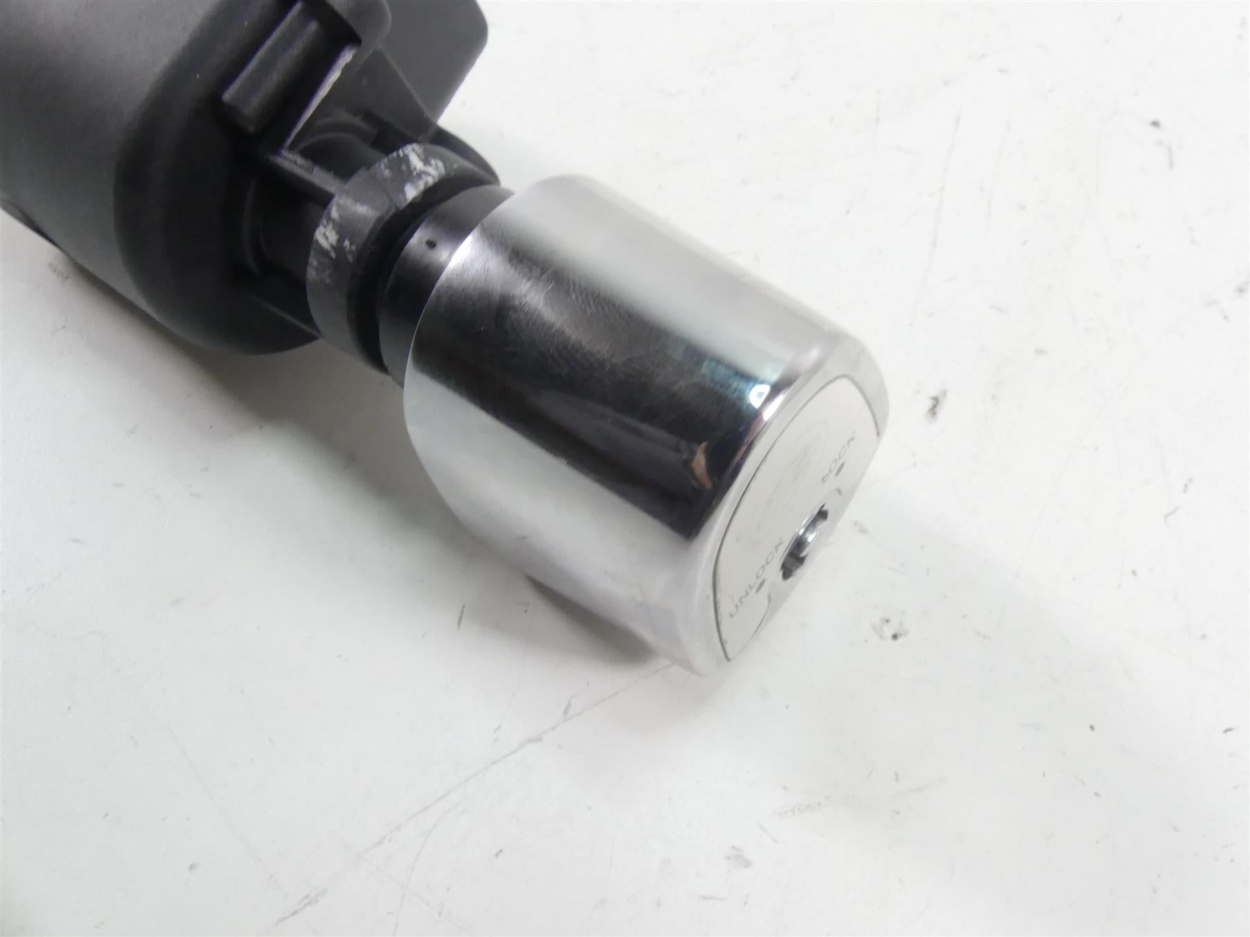 2012 Harley Touring FLHTK Electra Glide Ignition Switch - Vin 71572-06 {{ shop.shopifyCountryName }} - Mototech271