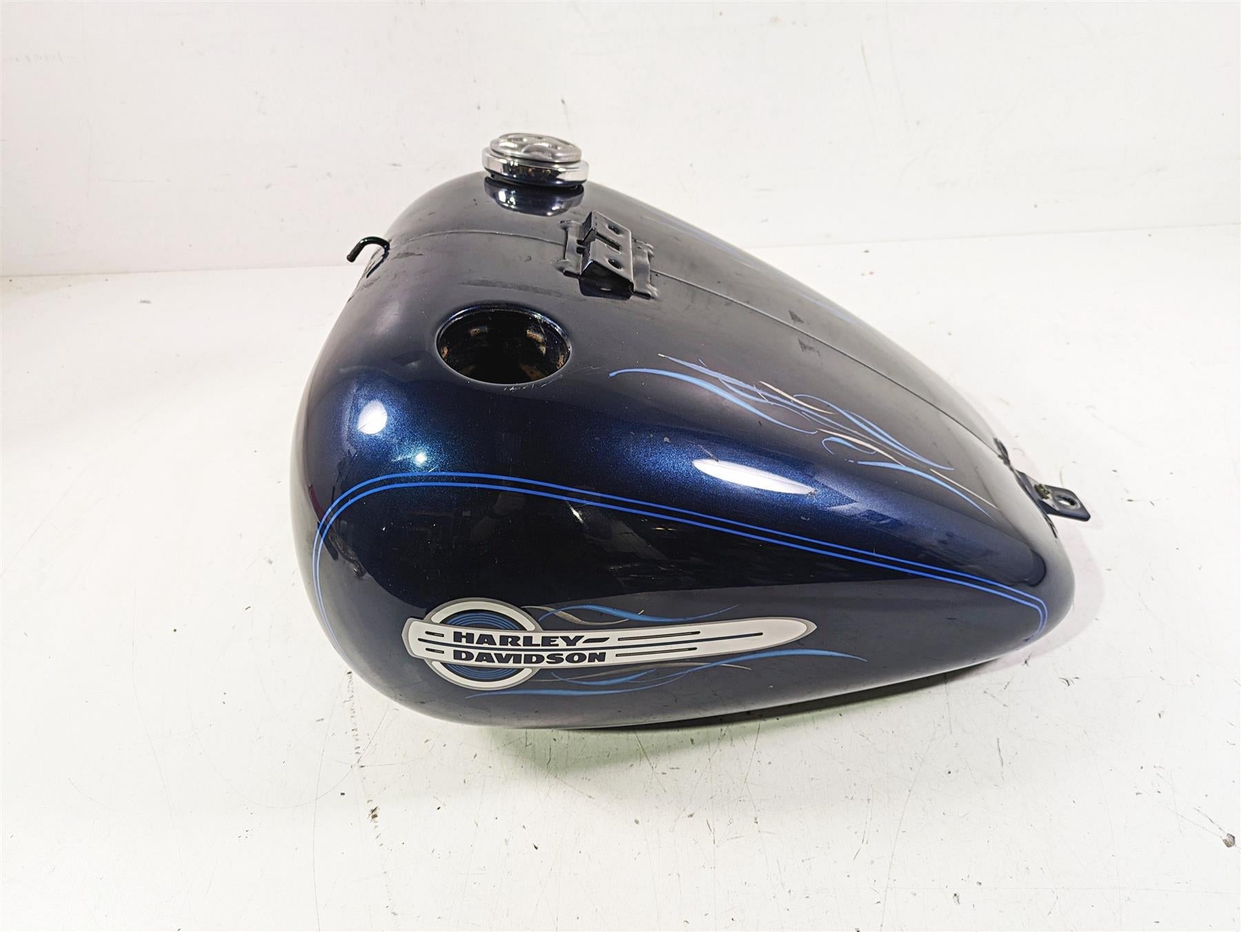 2002 Harley FLSTC Softail Heritage Fuel Gas Petrol Tank -No Dents 62180-00D {{ shop.shopifyCountryName }} - Mototech271