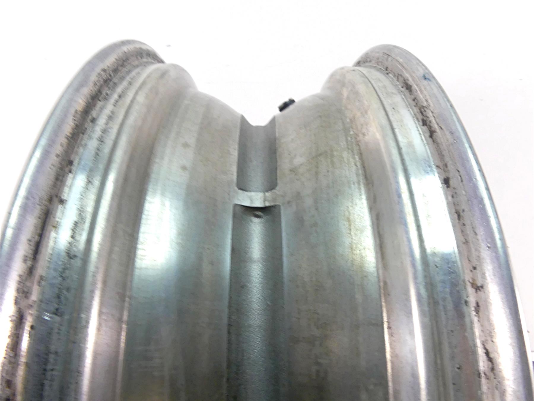 2011 Harley Softail FLSTF Fat Boy Rear Wheel Rim 17x6 Cast -Straight 40900181 {{ shop.shopifyCountryName }} - Mototech271