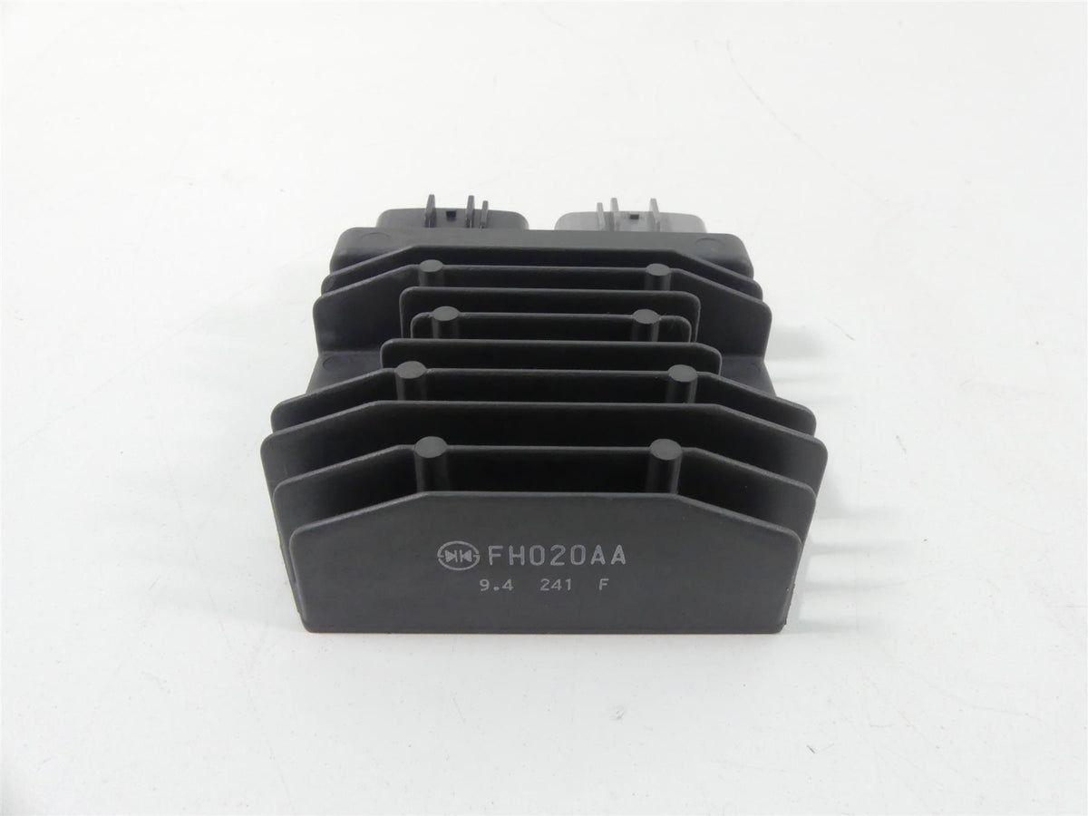 2020 Triumph Speed Triple RS 1050 Rectifier Voltage Regulator T1300675 FH020AA {{ shop.shopifyCountryName }} - Mototech271