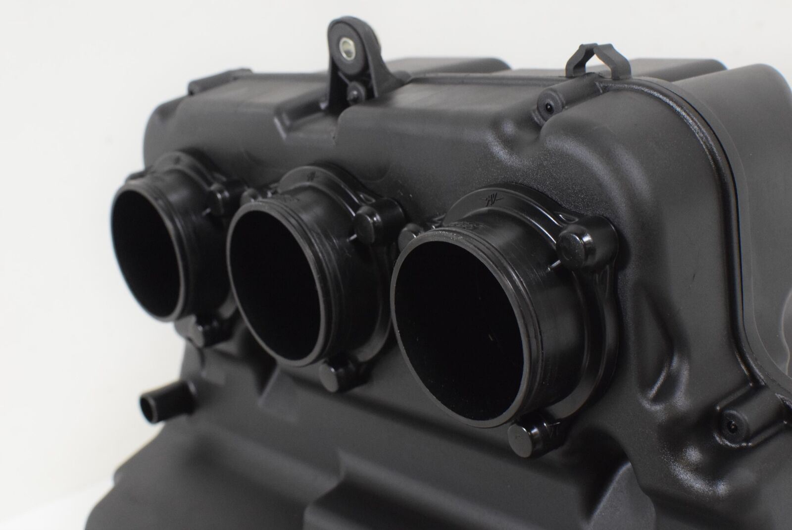 2015 MV Agusta B3 Brutale 800 RR Air Box Cleaner Breather Filter Housing 8000B54 {{ shop.shopifyCountryName }} - Mototech271